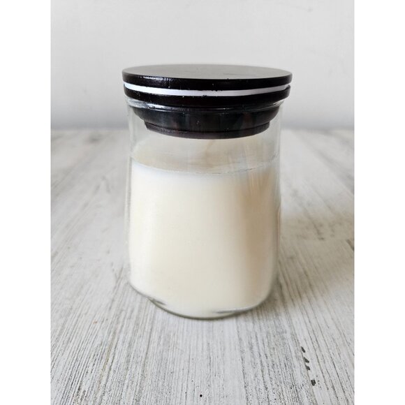 Pier 1 White pomegranate candle 15 oz scented fall Xmas decor - Picture 2 of 5